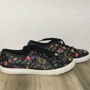 GBG Womens Black Floral Cushioned Logo Backer Round Toe Sneakers